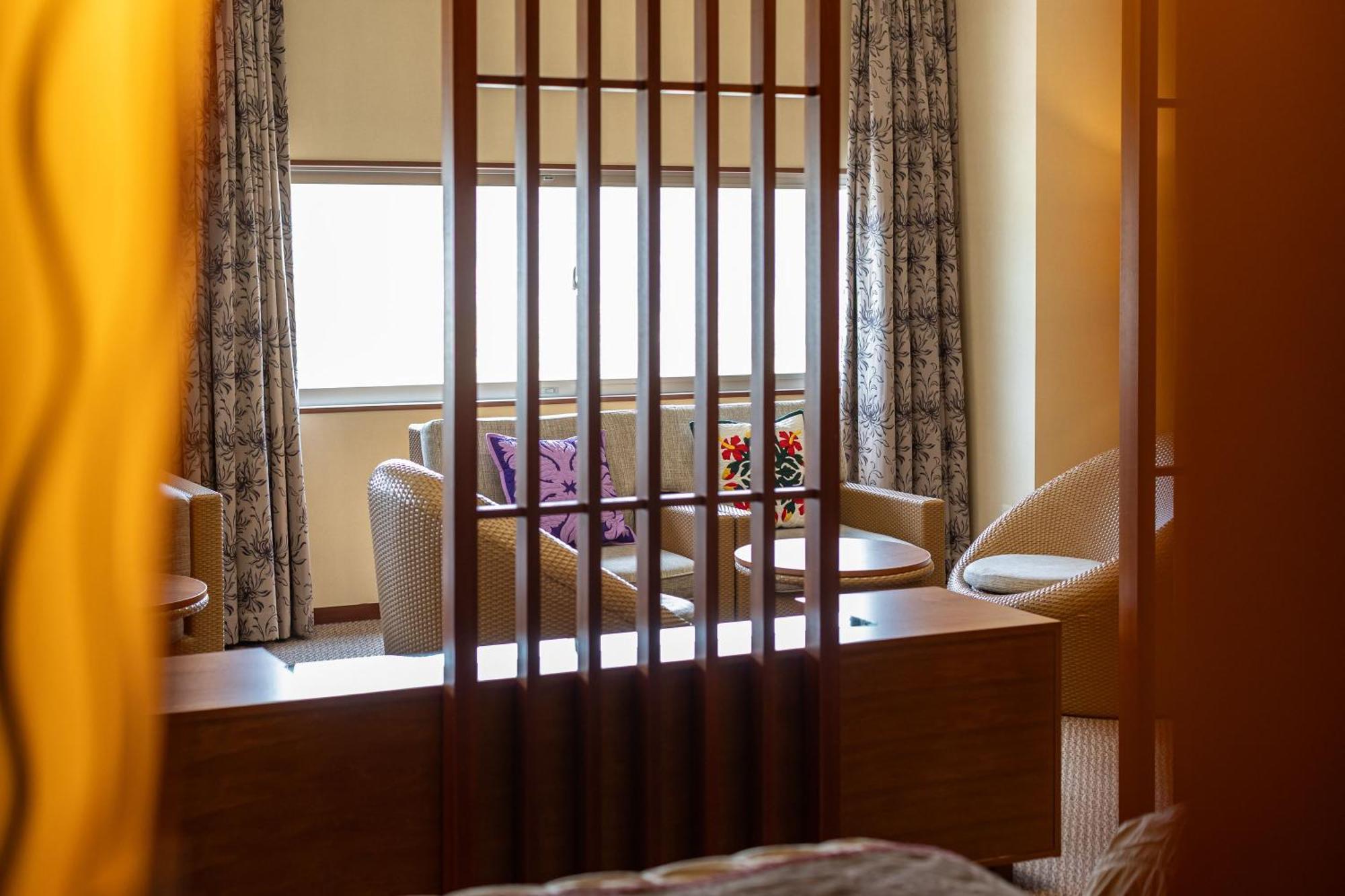 Spa Resort Hawaiians Monolith Tower Иваки Екстериор снимка